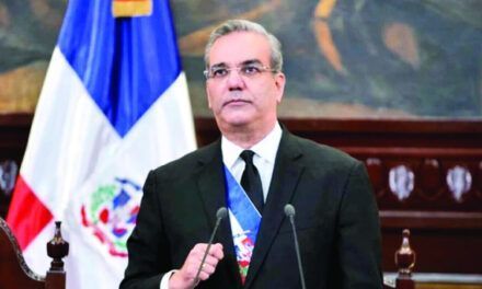 Abinader convoca a ex presidentes a cumbre en Palacio