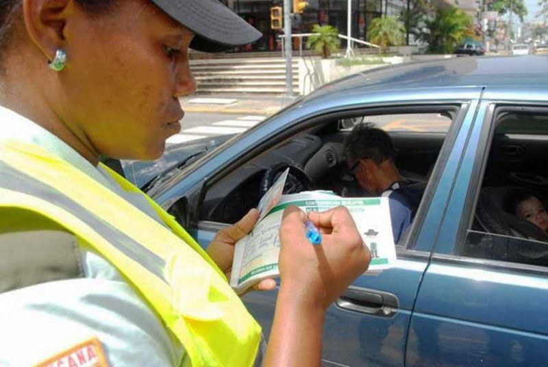 El país tiene registradas más multas de tránsito que licencias de conducir