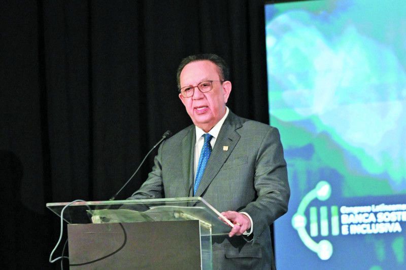 Valdez Albizu llama a diseñar políticas económicas con rostro femenino