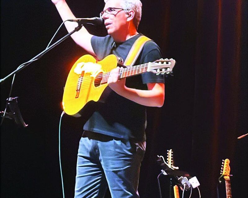Lo sucedido a Pedro Guerra entre un martes de 1994 en Madrid y otro martes de 2025 en Santo Domingo