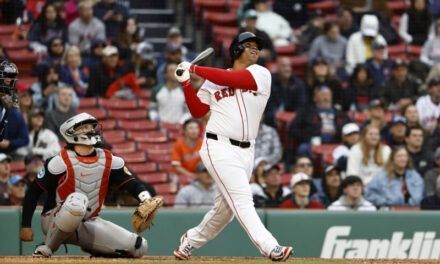 Devers da 2 H4, incluido un grand slam, e impulsa 8 en paliza de Boston a Orioles