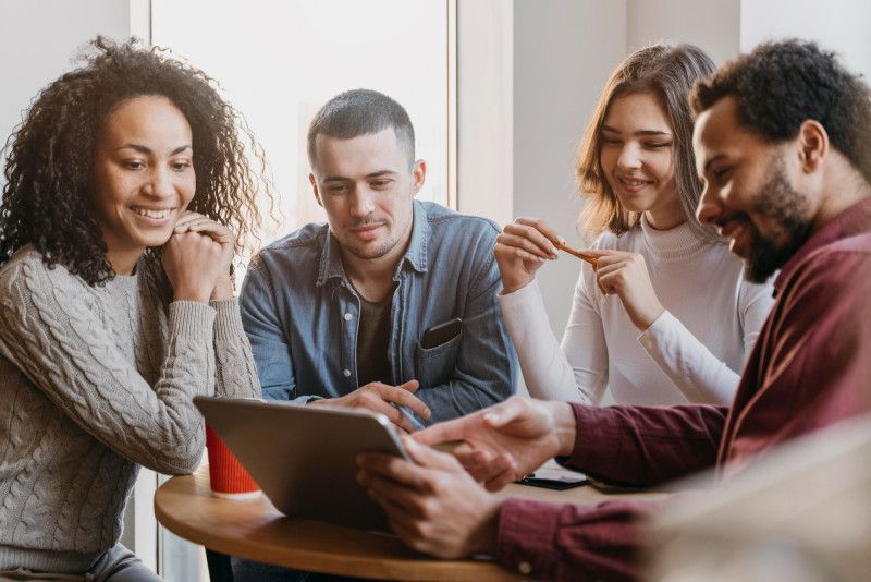 Navegando el futuro empresarial: dirección y gestión en la era de la IA y la sostenibilidad