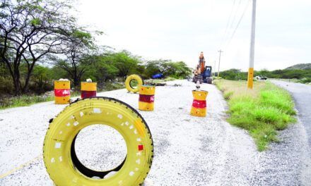 Obras Públicas promete reparación de carretera que empalma a pueblos del Sur