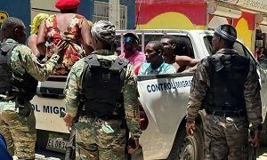 Migración entra a iglesia Sosúa y apresa haitianos