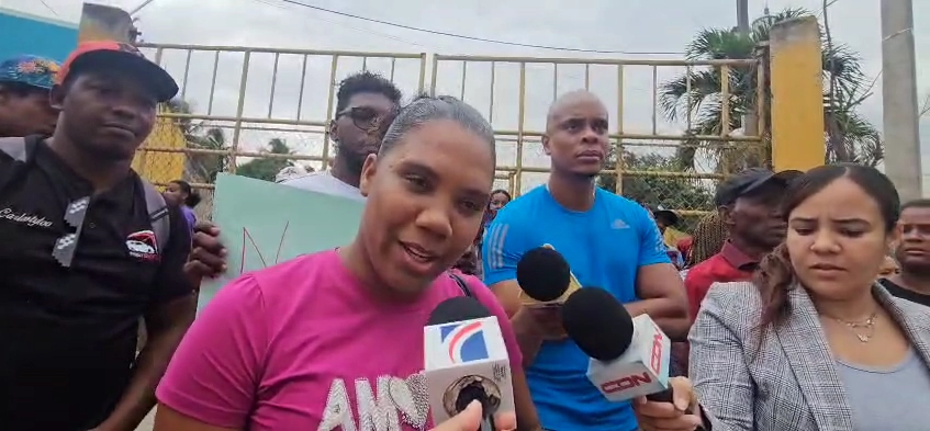 Residentes del sector El Cajuilito en San Cristóbal reclaman puente peatonal