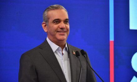Más del 90 % respalda las 15 medidas del presidente Abinader para la migración irregular, según Sondeos