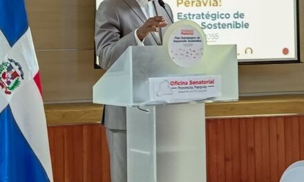 Senador Julito Fulcar presenta Plan Estratégico de Desarrollo Sostenible a banilejos residentes en Santo Domingo