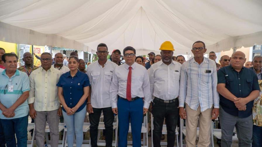 Alcaldía de Santo Domingo Este lanza plan comunitario para sanear imbornales