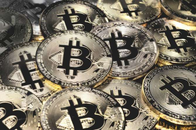 La historia del Bitcoin hasta su adopción mundial