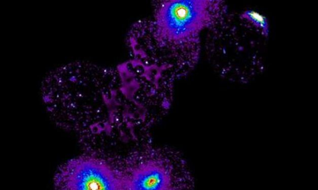 Descubren un enorme filamento de materia uniendo cuatro cúmulos de galaxias