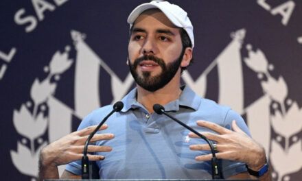 A Bukele lo tiene sin cuidado que lo llamen «dictador»