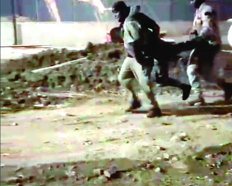 Haitianos apedrean a militares en la frontera