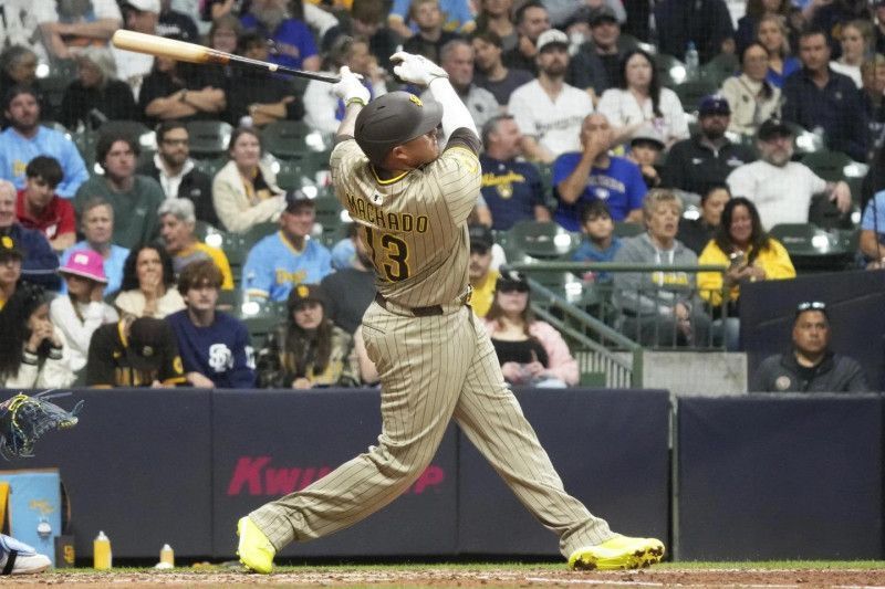 Manny Machado remolca cinco carreras y los Padres de San Diego vapulean 11-1 a los Dodgers