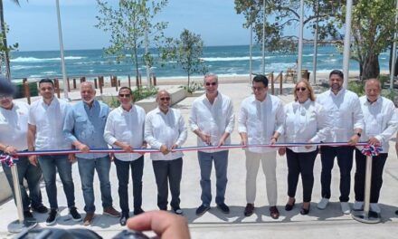 Abinader y David Collado encabezan inauguración del malecón de Haina