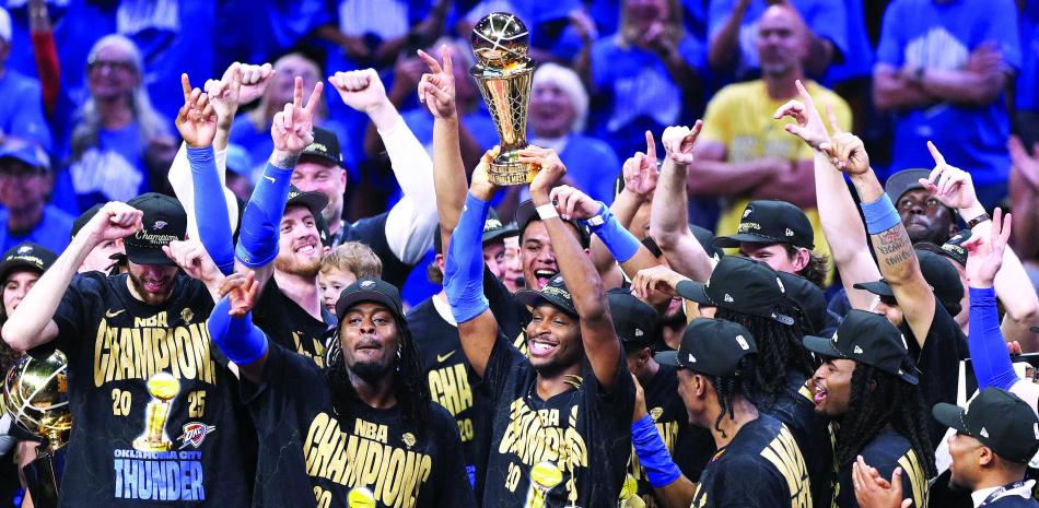 El Thunder levanta el trofeo de campeón en la NBA