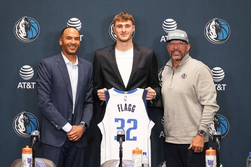 Cooper Flagg es presentado por los Mavericks
