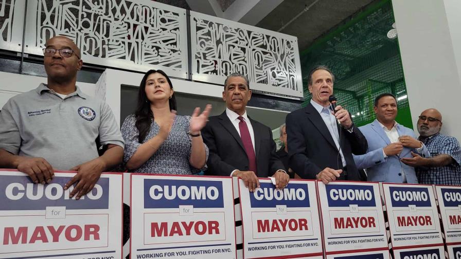 Adriano Espaillat respalda a Andrew Cuomo para la alcaldía de Nueva York