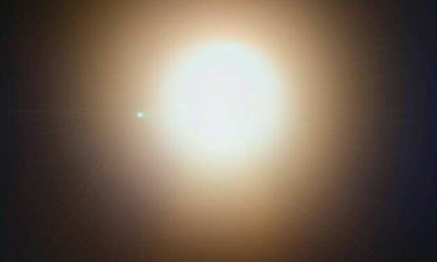 Estrella con otra dentro