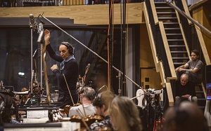 Alexandre Desplat convierte el el terror y la aventura en música para ‘Jurassic World: El renacer’
