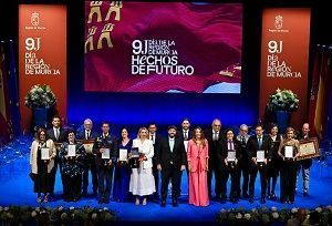 Encarna Piñero recibe la Medalla de Oro de la Región de Murcia