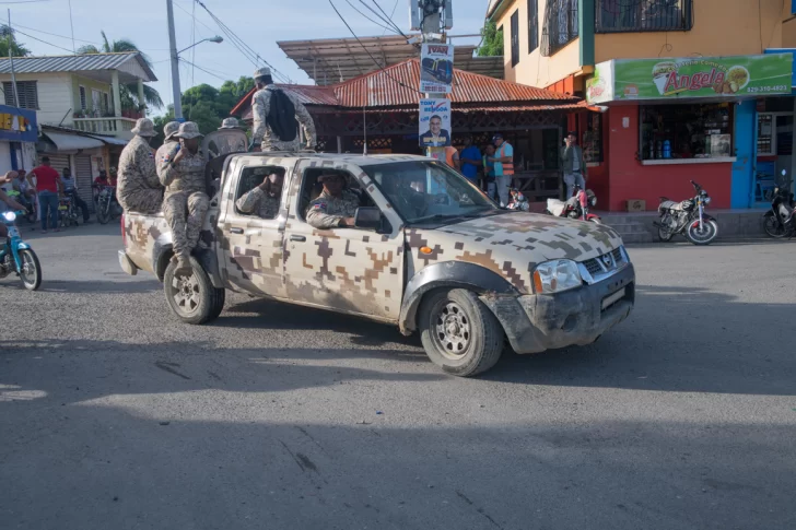 Ejercito somete a 49 presuntos traficantes y entrega a migración 7,929 indocumentados