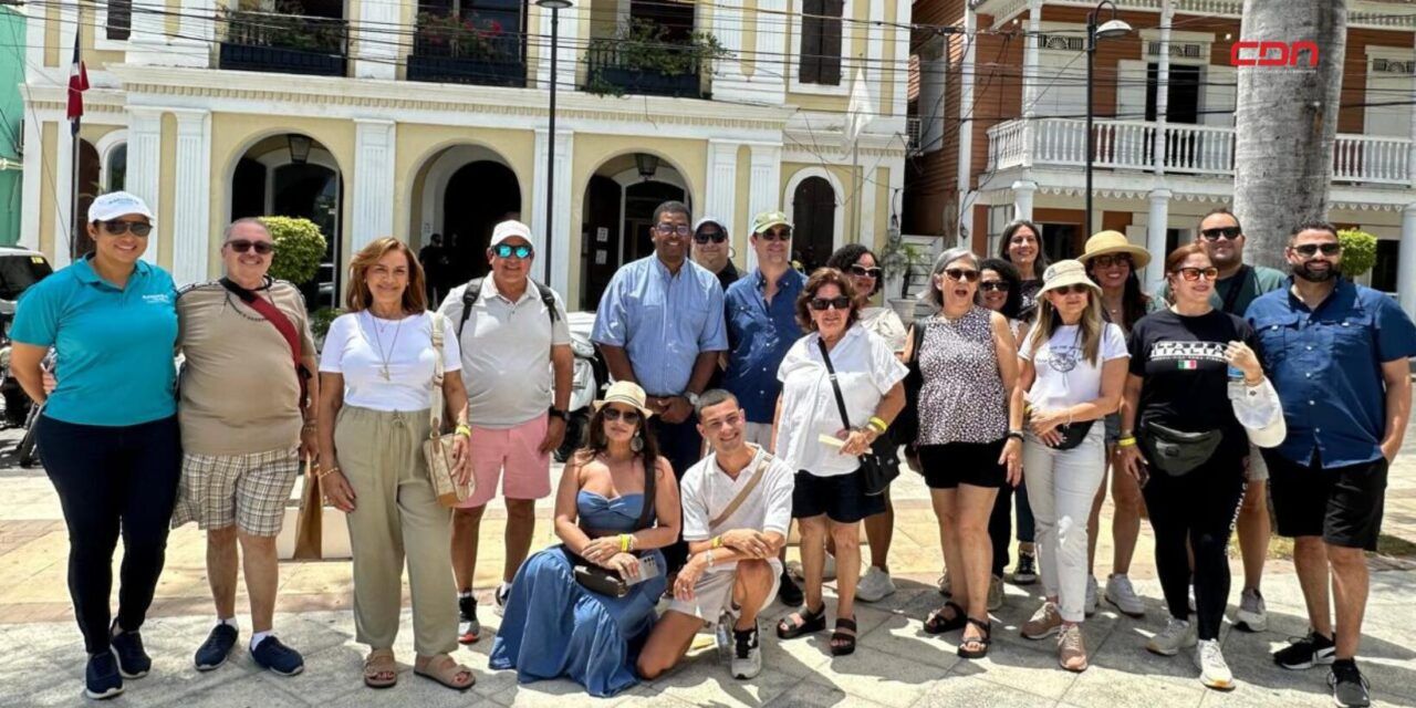 Alcaldía da la bienvenida al vuelo «fan trip» de Puerto Rico a Puerto Plata