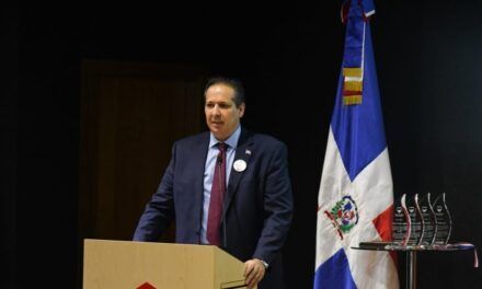 Víctor Atallah dice hará lo posible para que la sangre sea incluida en la seguridad social