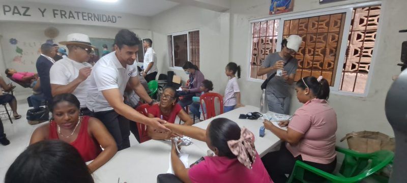 Más de 300 personas beneficiadas en jornada de salud en Km. 8 de la Carretera Sánchez, DN