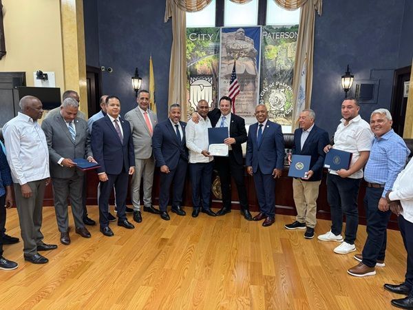 Senador Julito Fulcar es reconocido en EE. UU. por su compromiso con el desarrollo de la provincia Peravia y su apoyo a la diáspora dominicana