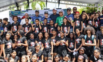 Policía Nacional realiza integradora y amigable visita a Capotillo y reafirma compromiso de preservar seguridad