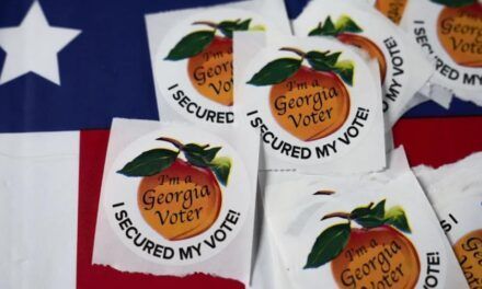 Alcalde de Georgia y dos más son encarcelados por intentar frenar una elección local