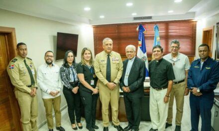 Monseñor Ozoria visita al director de Migración y aboga por diálogo abierto sobre temas migratorios