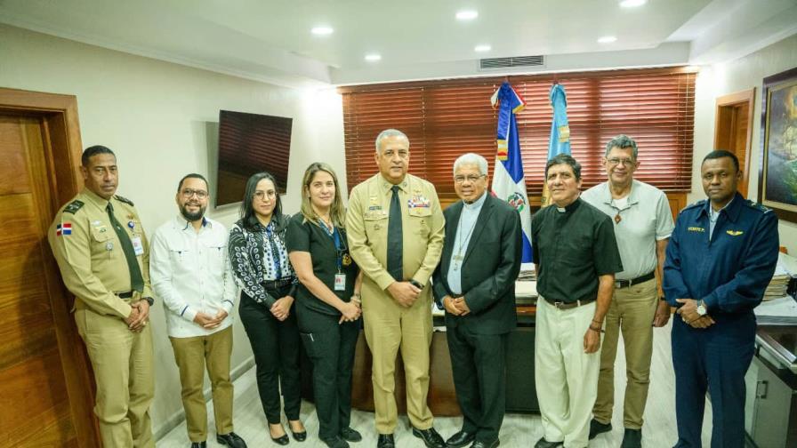 Monseñor Ozoria visita al director de Migración y aboga por diálogo abierto sobre temas migratorios