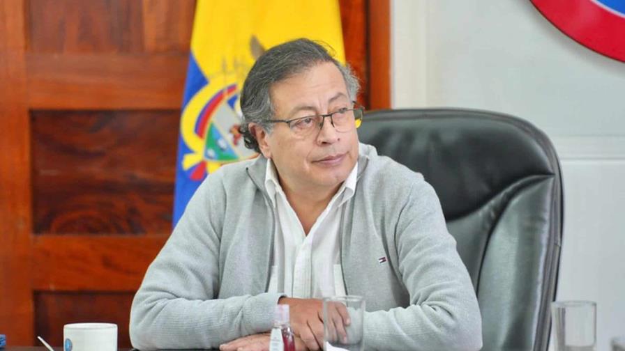 Petro confirma que convocará por decreto la consulta popular, pese a negativa del Senado