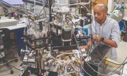 El misterio del peróxido de hidrógeno en la luna Europa y sus implicaciones para la existencia de vida allí