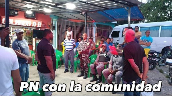 Policía Nacional realiza exitosa reunión comunitaria en el sector Santa Lucía de Camba