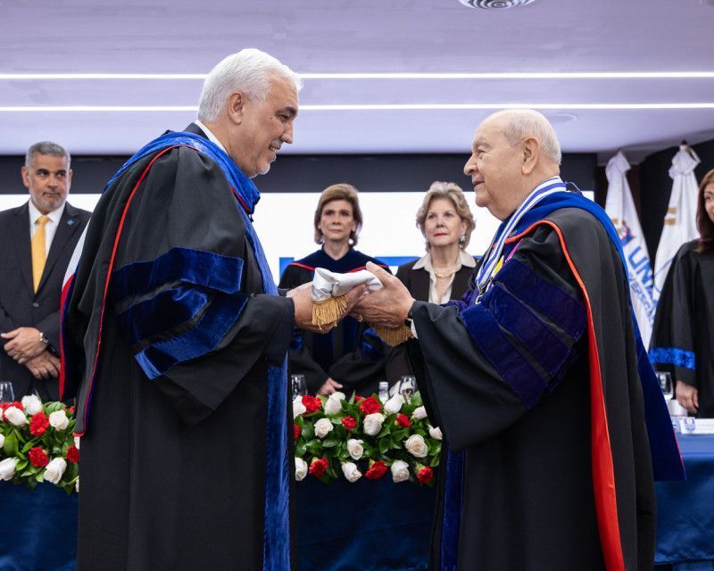 Unapec juramenta nuevo rector