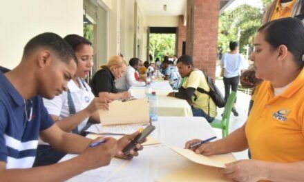 Visión de jóvenes plantea un nuevo diálogo en contrataciones