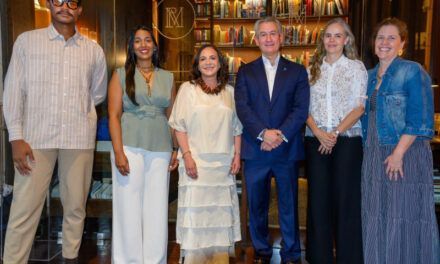 Casa Mella Russo y Seguros SURA firman acuerdo en favor de la educación