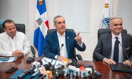 Gobierno garantiza cupos para todos los estudiantes
