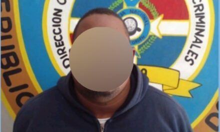 Policía Nacional arresta a hombre acusado de causar graves quemaduras a otro al que acusa de sustraer alambres de su negocio en Barahona