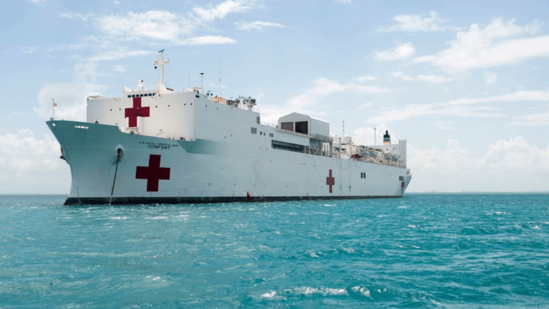 Buque hospital estadounidense llega a República Dominicana para misión médica gratuita