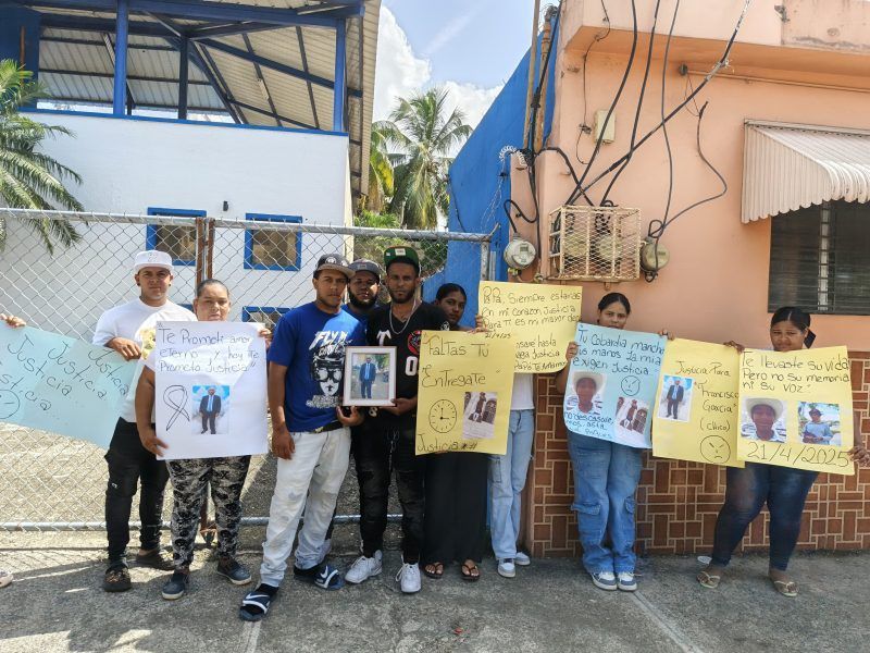 Se entrega «Che» implicado en la muerte de «Chico» en La Vega; parientes del occiso exigen justicia