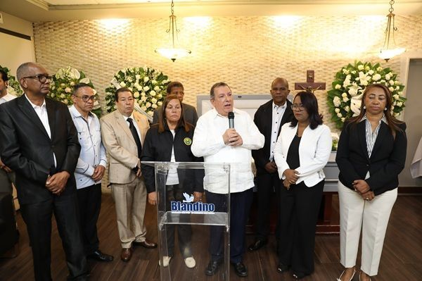 COMISIÓN DE COOPNAMA DA ÚLTIMO ADIÓS A PRIMER PRESIDENTE INSTITUCIONAL