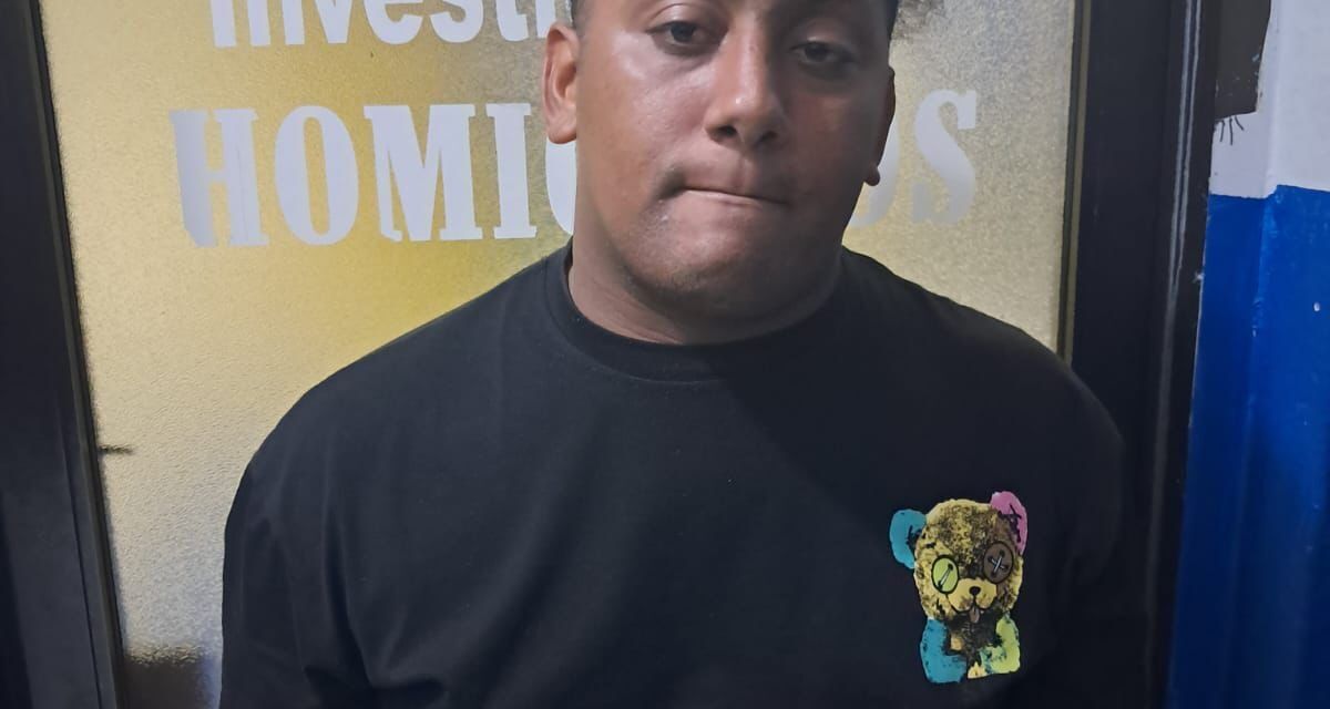 Agentes del DICRIM San Cristóbal apresan dos hombres con orden de arresto por homicidio en Yaguate