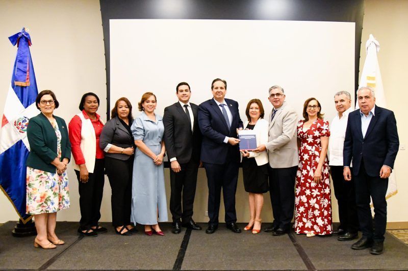 Salud Pública socializa guías para fortalecer prevención del cáncer de cuello uterino