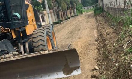Alcaldía de San Cristóbal acondiciona calles en el sector Peña Gómez 1
