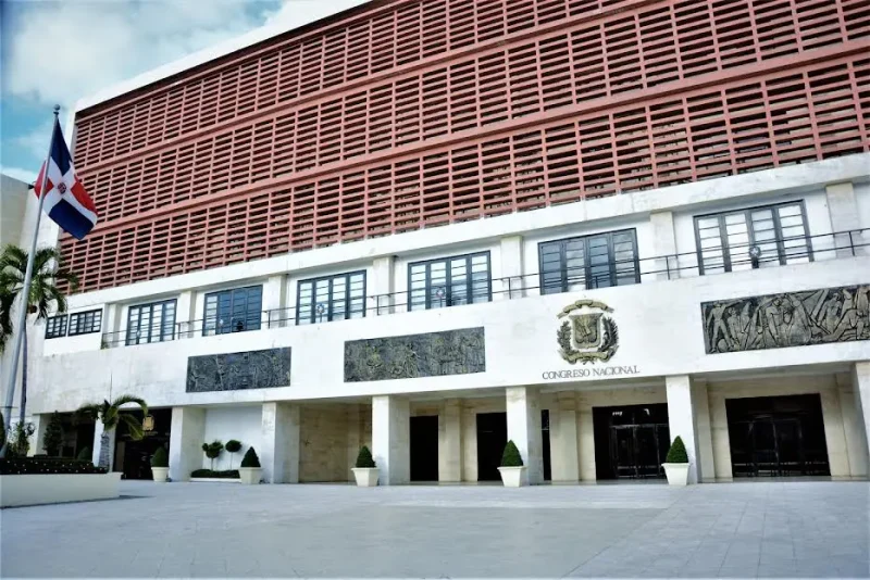 Senado aprueba en primera lectura con modificaciones proyecto de Contrataciones Públicas