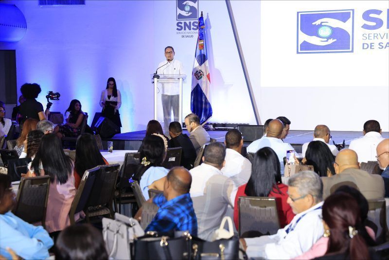 SNS anuncia récord de cirugías y reducción mortalidad materna y neonatal