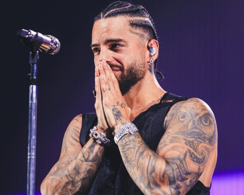 Maluma detiene concierto para regañar a una fan por llevar a su bebé: «Sea un poco más consciente»